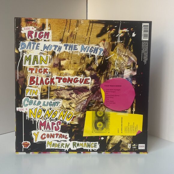 0000/2000 Yeah Yeah Yeahs SIGNED Fever to Tell LTD ED Deluxe BOX + Cassette tape - Picture 2 of 16